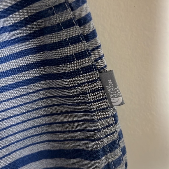 The North face button down - Picture 5 of 5